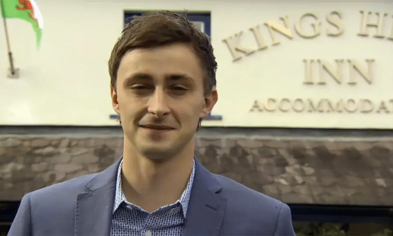 four in a bed contestant dies